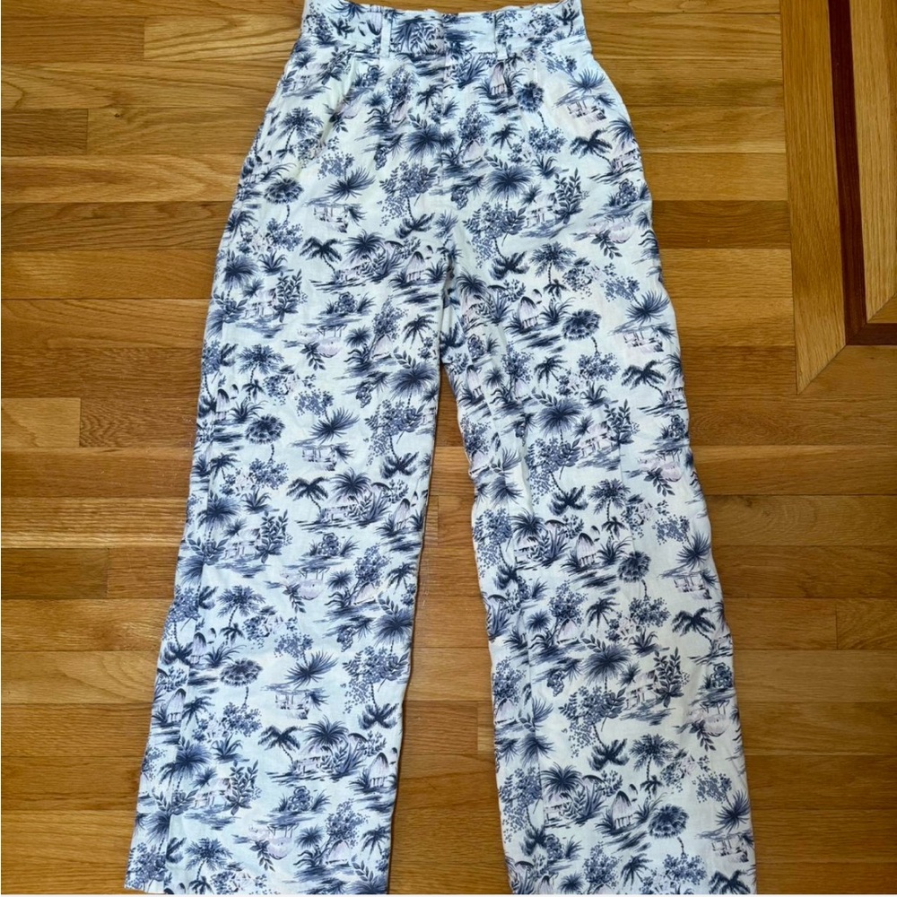 Abercrombie & Fitch Blue and White Patterned Pants